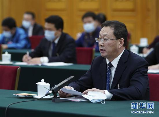 5月22日，全國人大代表霍照良參加內蒙古代表團的審議并發(fā)言。新華社記者 謝環(huán)馳 攝