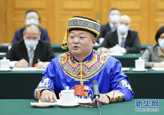  5月24日，全國人大代表宋慶禮參加湖北代表團的審議并發(fā)言。新華社記者 黃敬文 攝